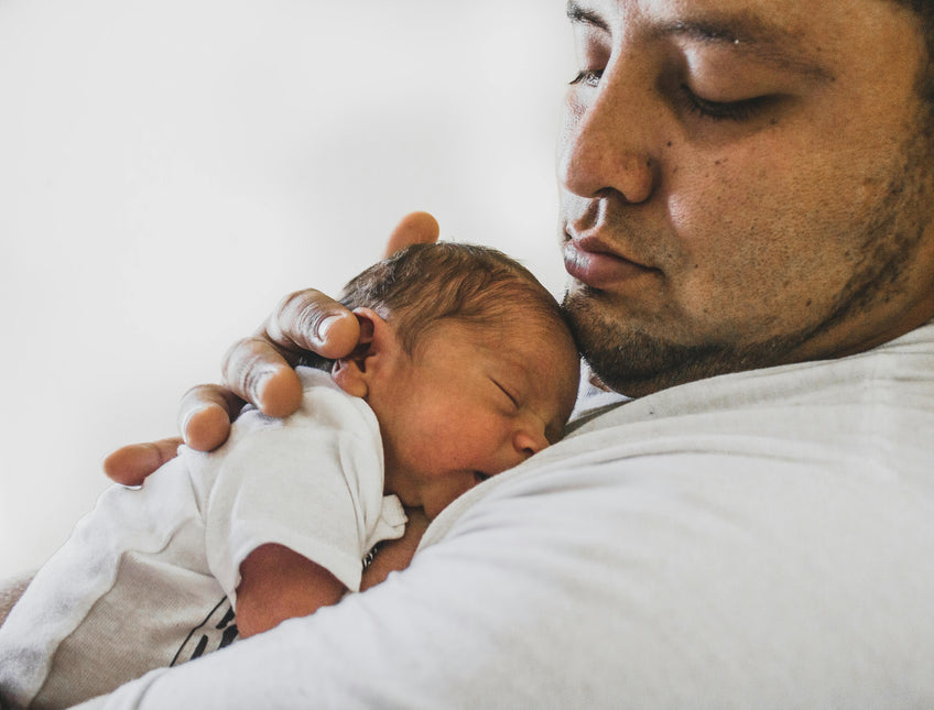 How to Hold A Baby: Tips To Master Safety, Comfort And Bonding